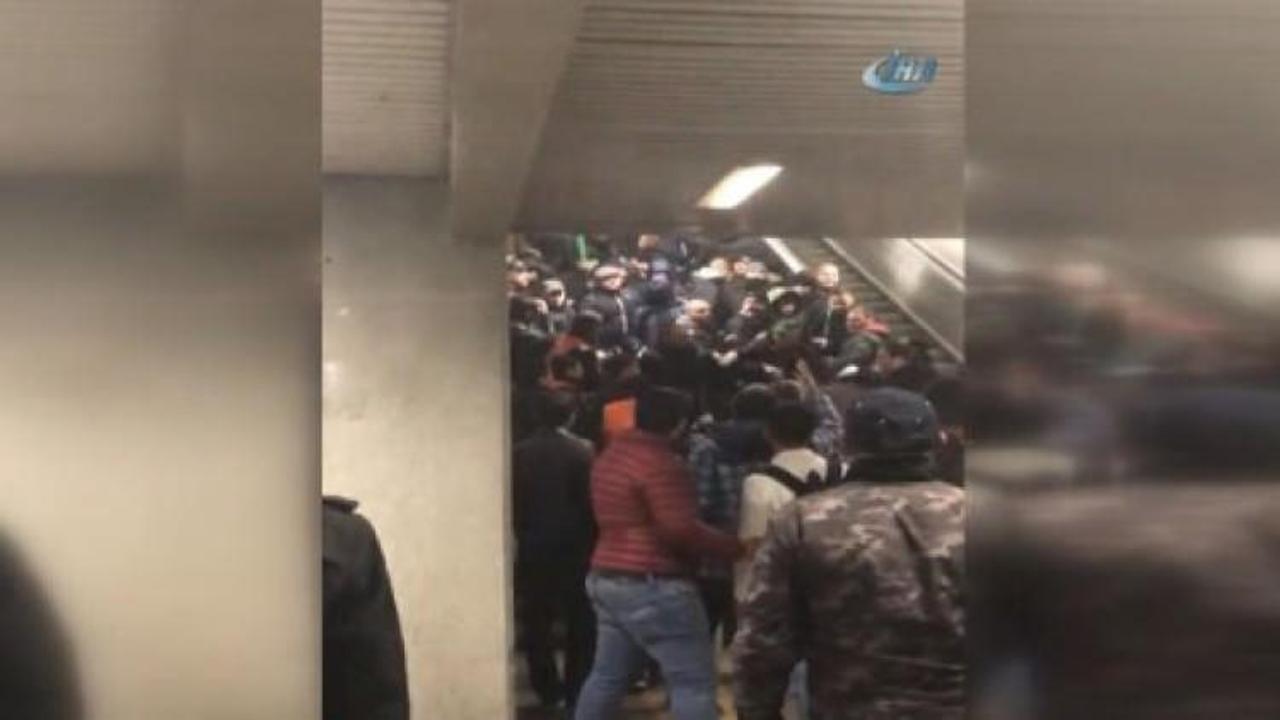 Napoli taraftarları metroyu birbirine kattı