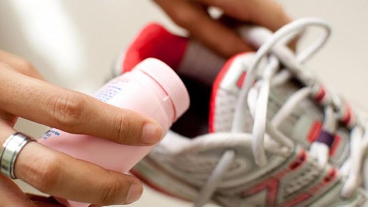 Ayakkabı kokusu nasıl giderilir? 