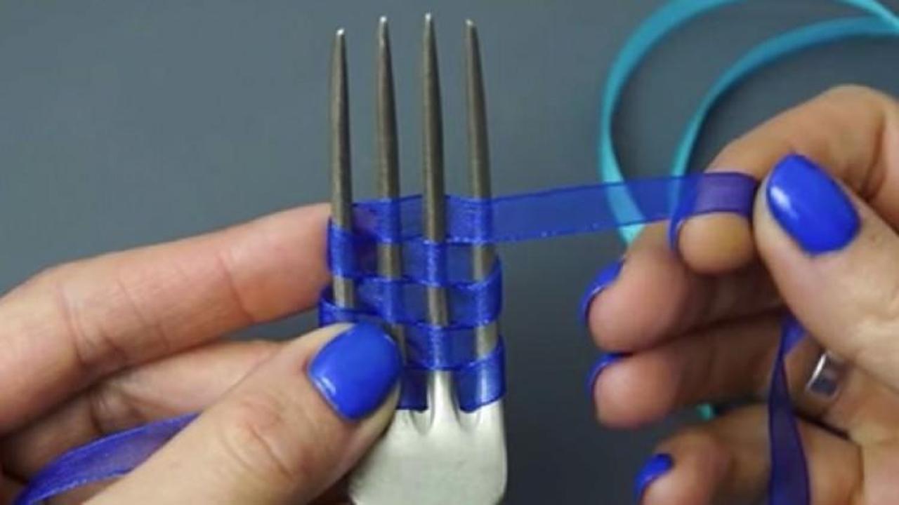 Çatalla kurdela nasıl yapılır? 