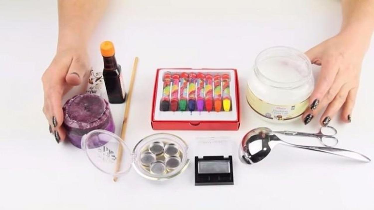 Pastel boyalarla ruj yapımı