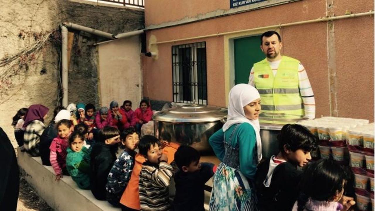 600 Suriyeli mülteciye sıcak yemek dağıtıldı