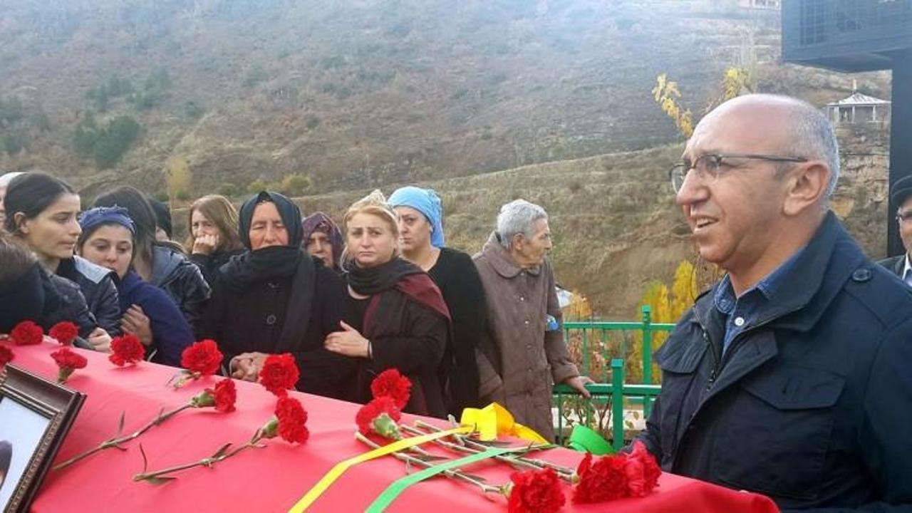 HDP'li vekil &Ouml;nl&uuml; ter&ouml;rist cenazesine katıldı