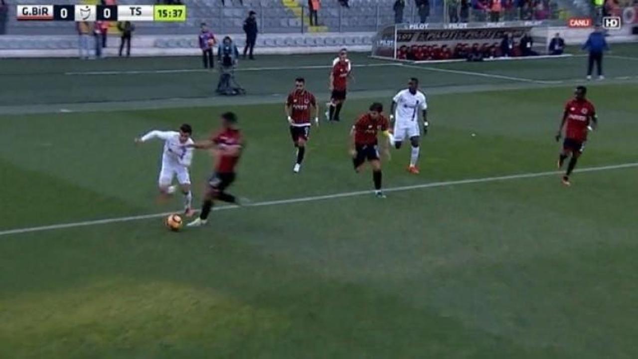 Trabzonzsporluları çıldırtan penaltı pozisyonu!