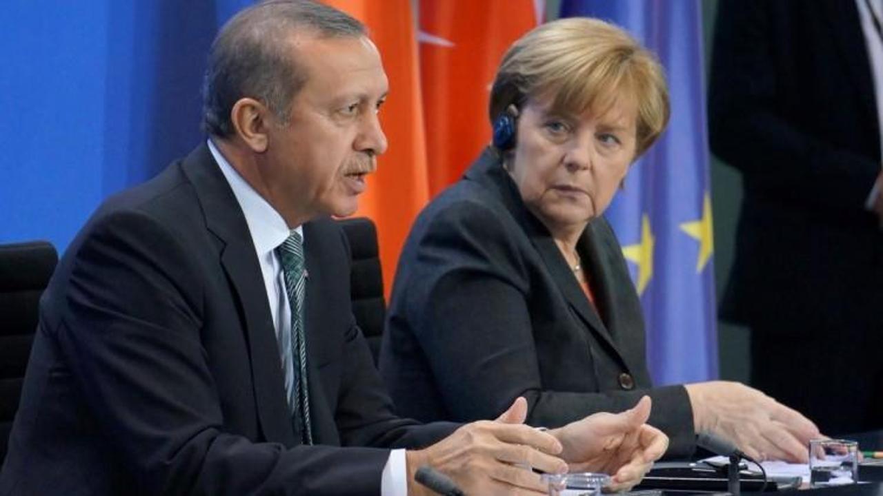 FT: Erdoğan, Merkel'in seçilmesini etkileyecek