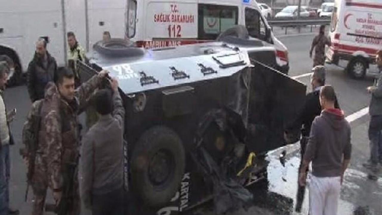 Araç devrildi: 3 özel harekat polisi yaralı