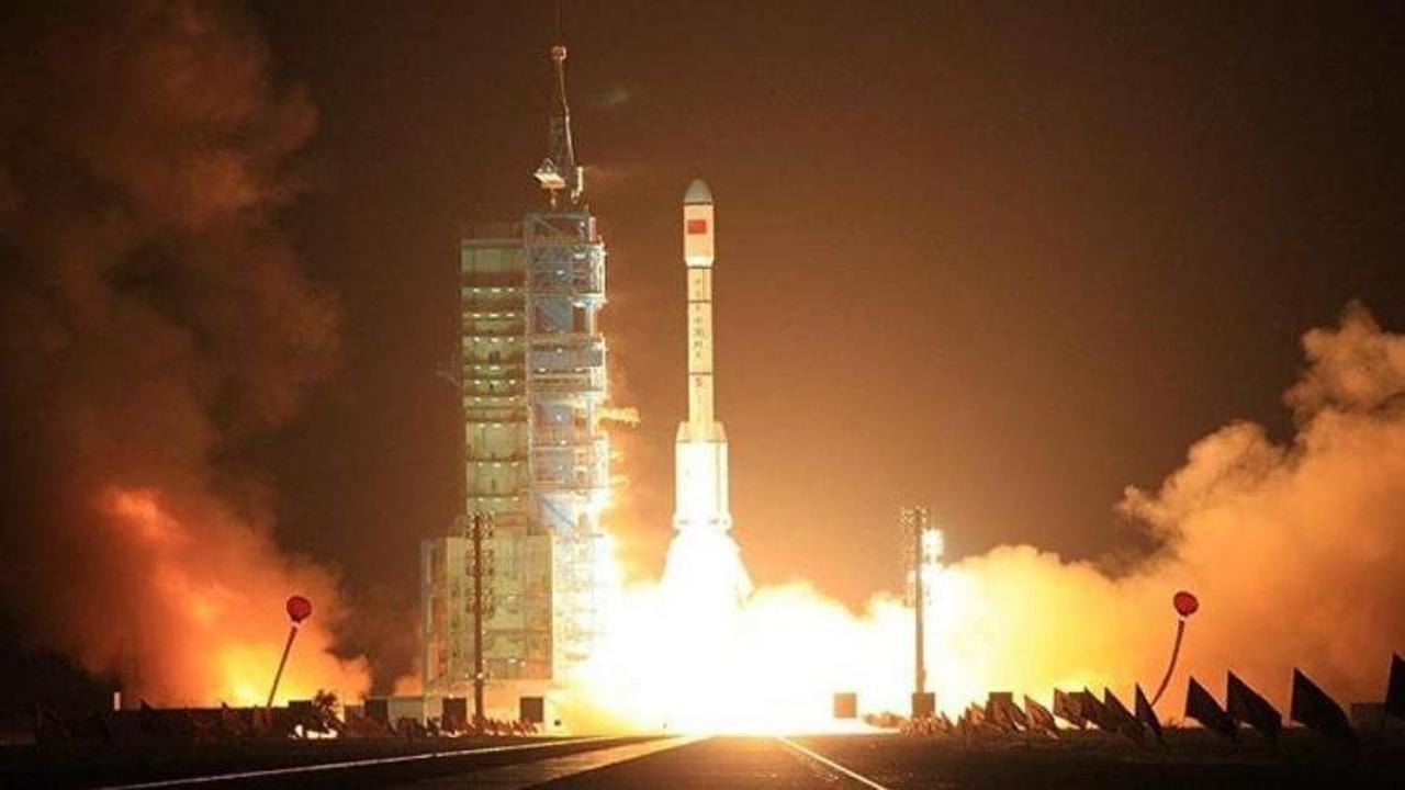 Çin yeni uydusunu uzaya fırlattı