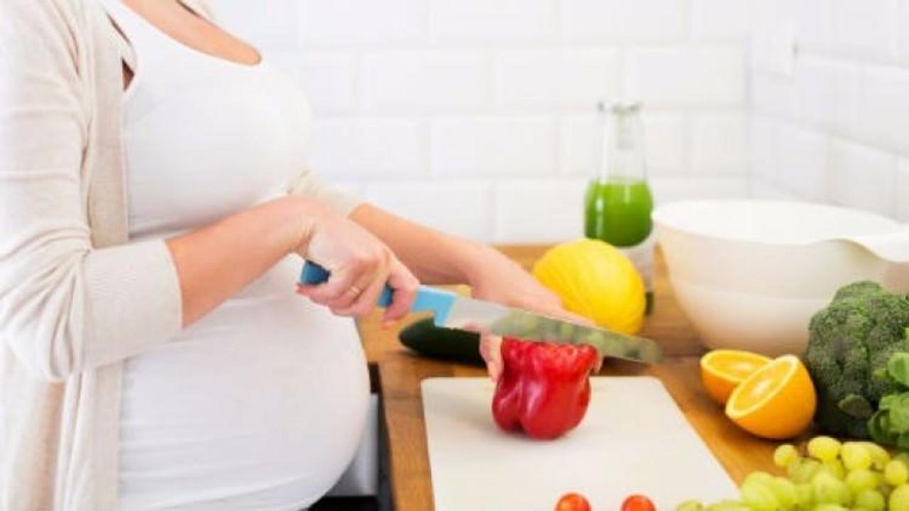 Hamilelikte ilk ay nasıl beslenmeliyiz?