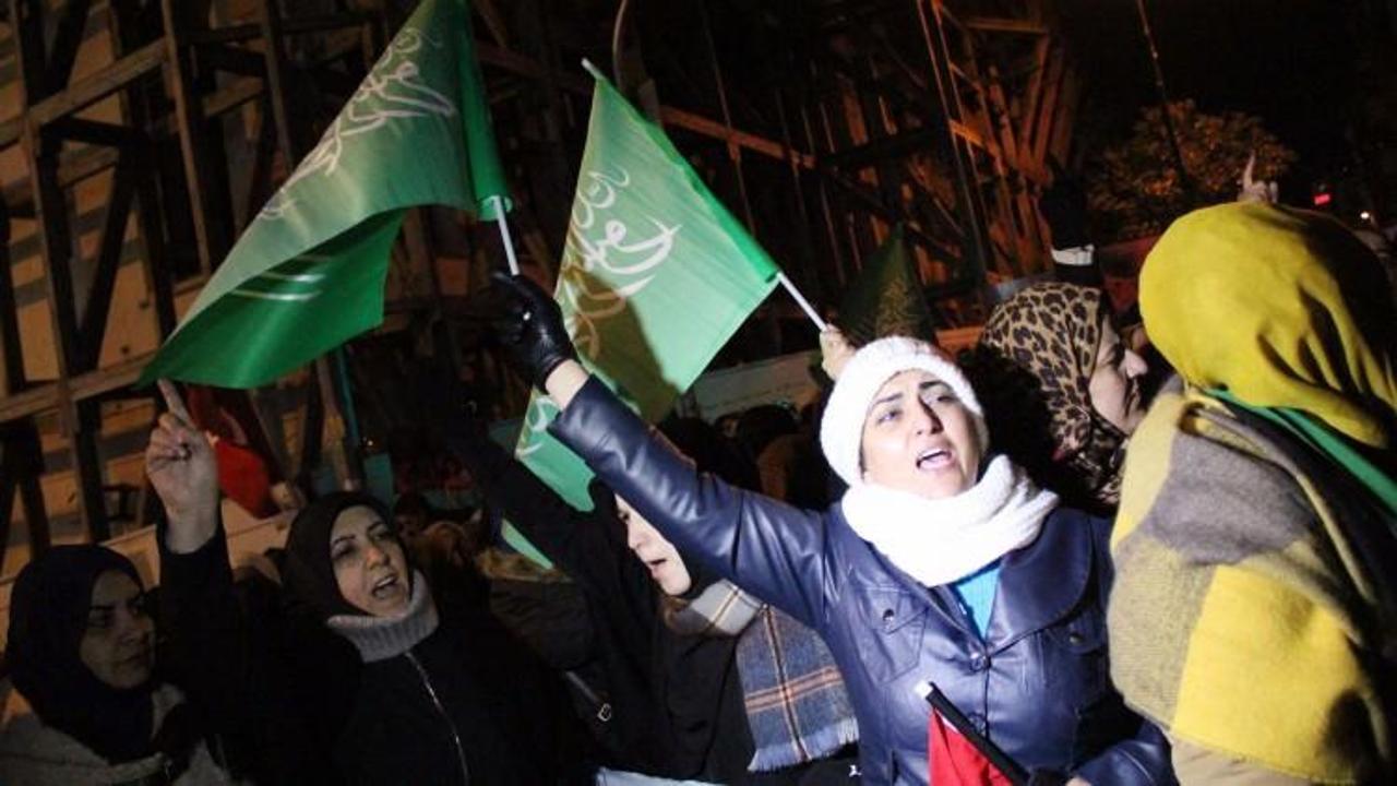 İran Konsolosluğu önünde Halep protestosu