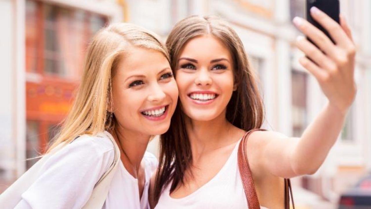 Başarılı bir selfie için kusursuz makyaj