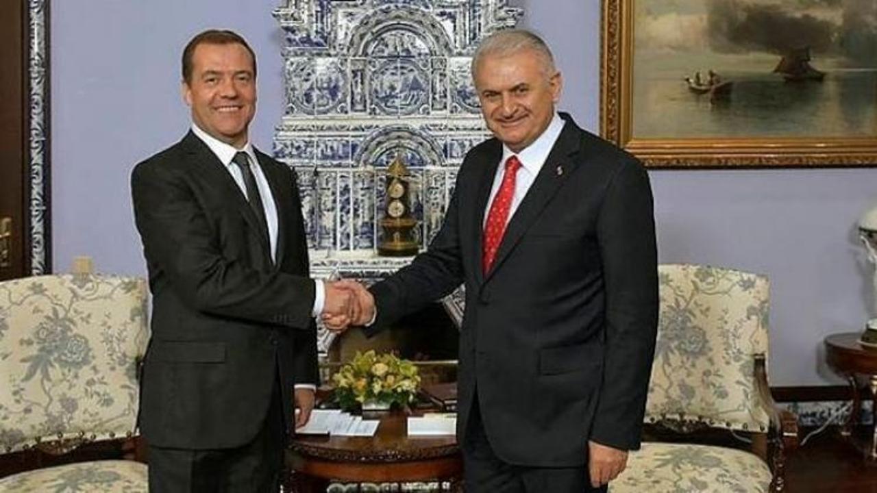 Başbakan Yıldırım, Medvedev ile görüştü