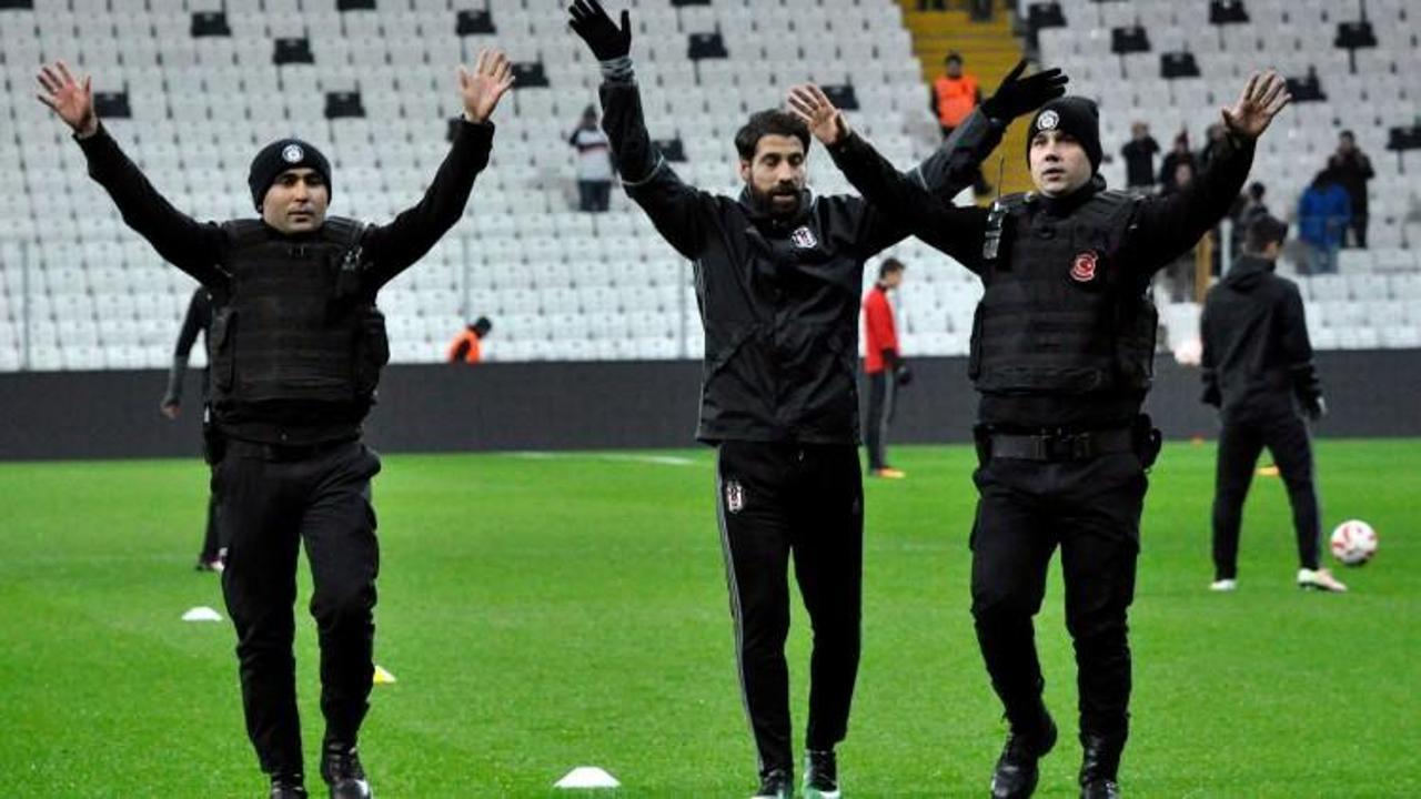 Çevik kuvvet üçlü çektirdi