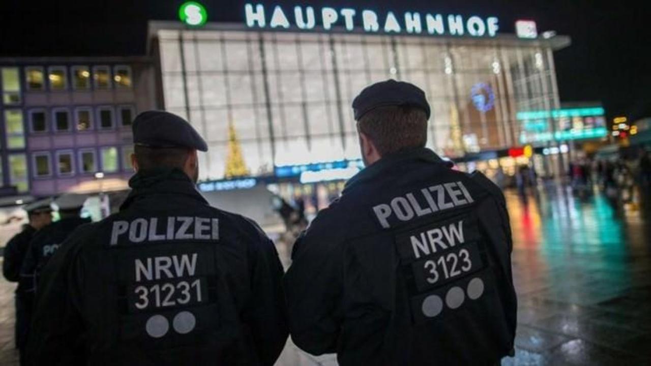 Almanya'da bomba alarmı! Tren istasyonu boşaltıldı