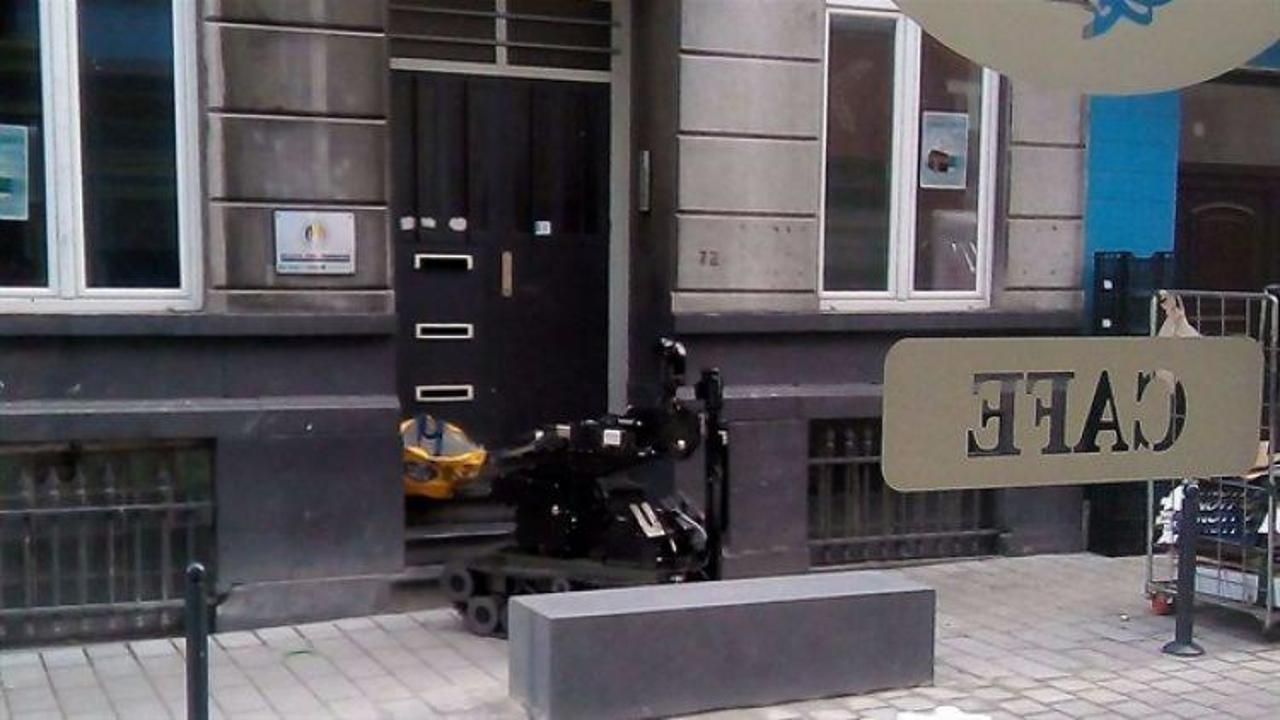 Belçika Türk Federasyonu binası önüne bırakıldı