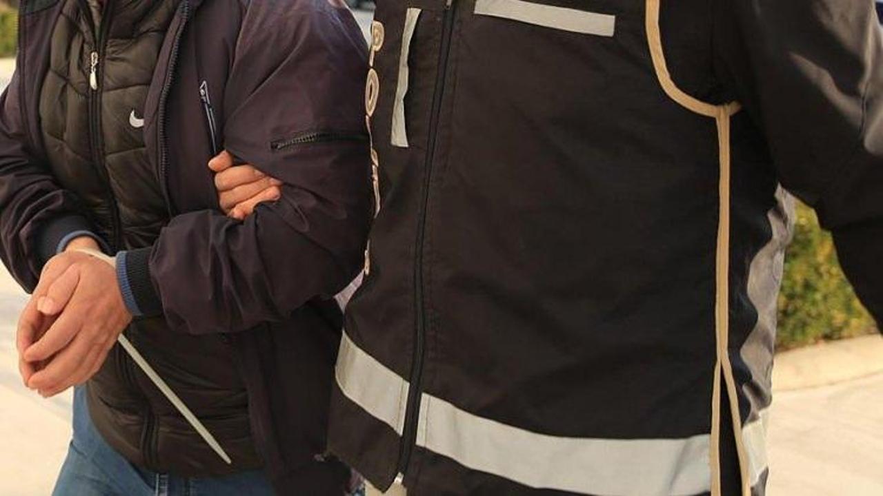 Manisa'da 24 akademisyene FETÖ gözaltısı