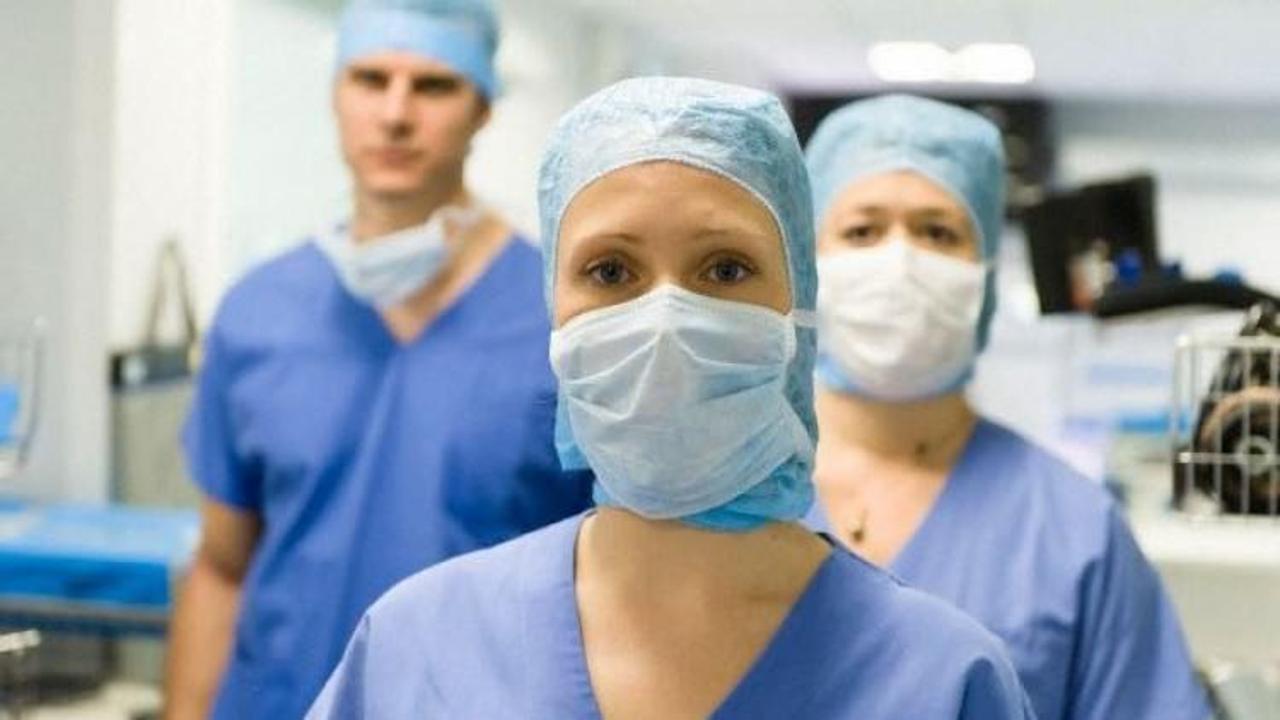 Almanya'da 2 bin 300 sağlık çalışanına koronavirüs bulaştı