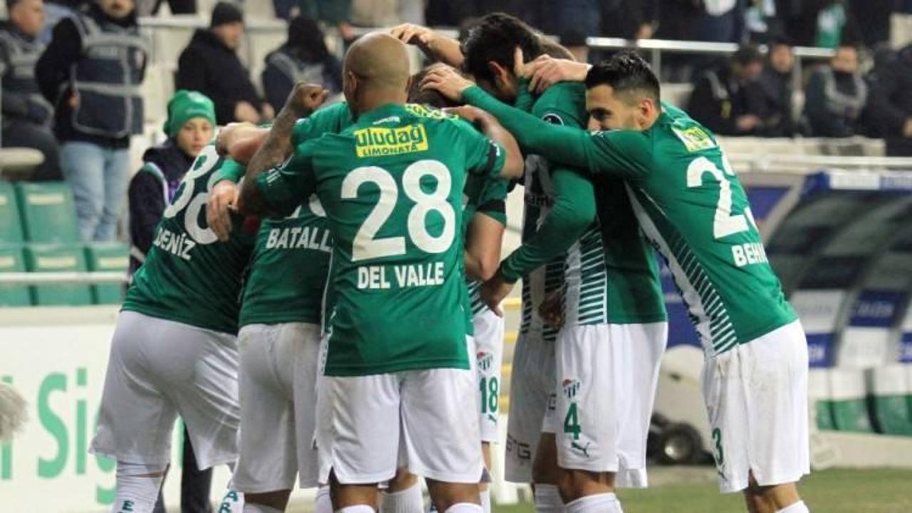Timsah'tan Antalya'ya geçit yok!