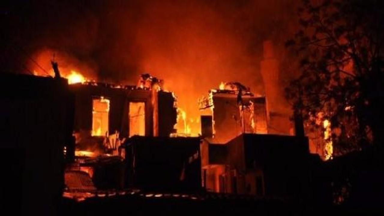 Aydın'da 6 ev yanarak kül oldu