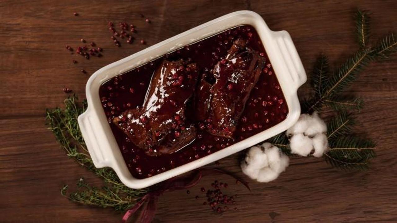 Kızılcık sosunda geyik eti tarifi