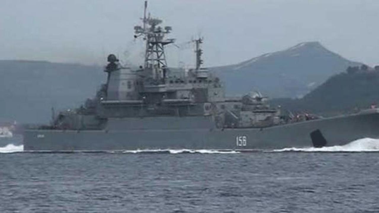 Rus savaş gemileri Manila'da!