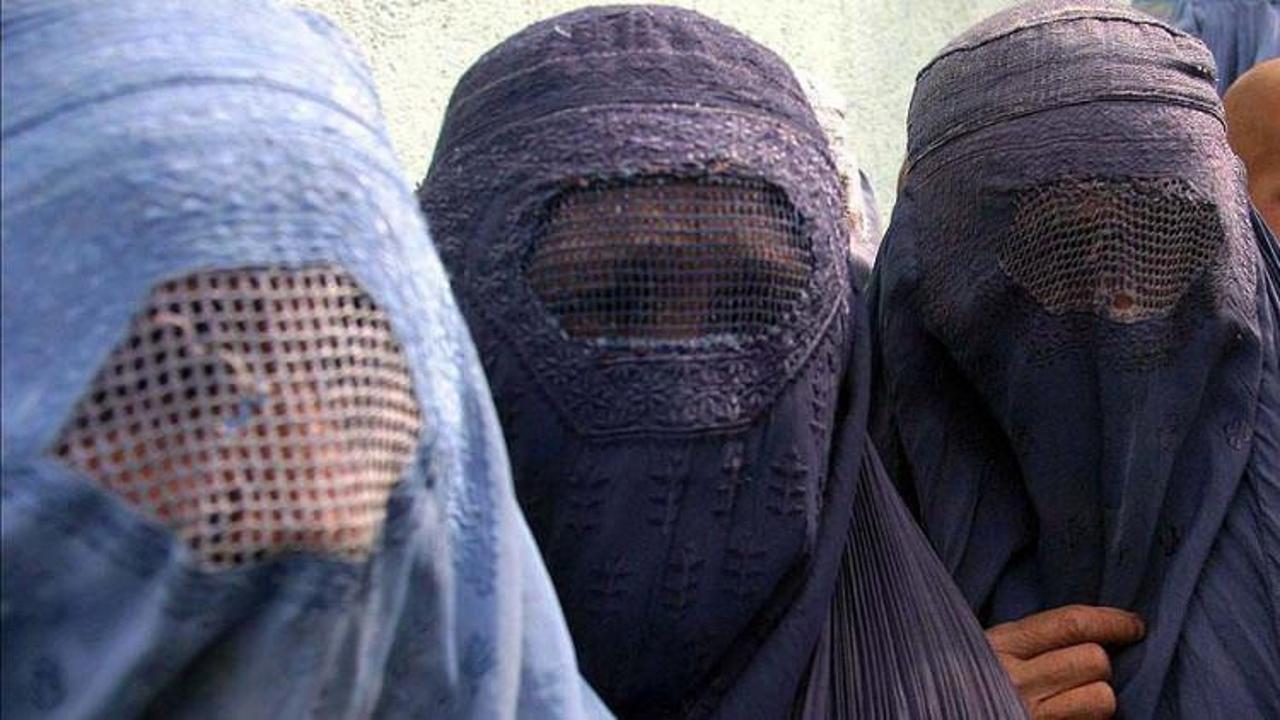 Müslüman ülkede burka yasağı!