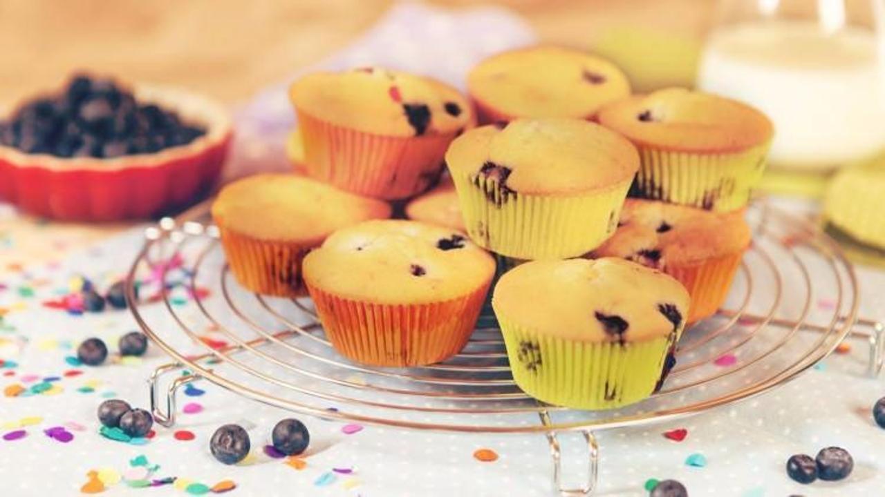 Yaban Mersinli kek tarifi