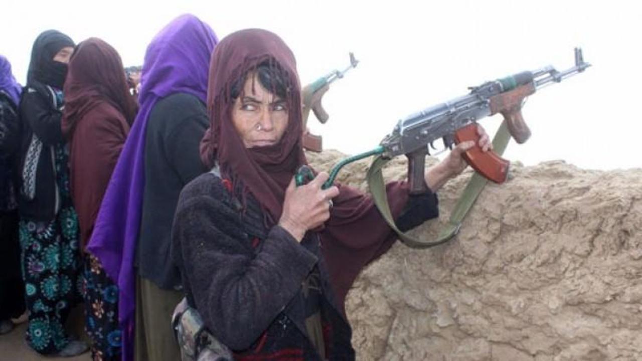 Afgan kadınlar DEAŞ'a karşı silahlandı