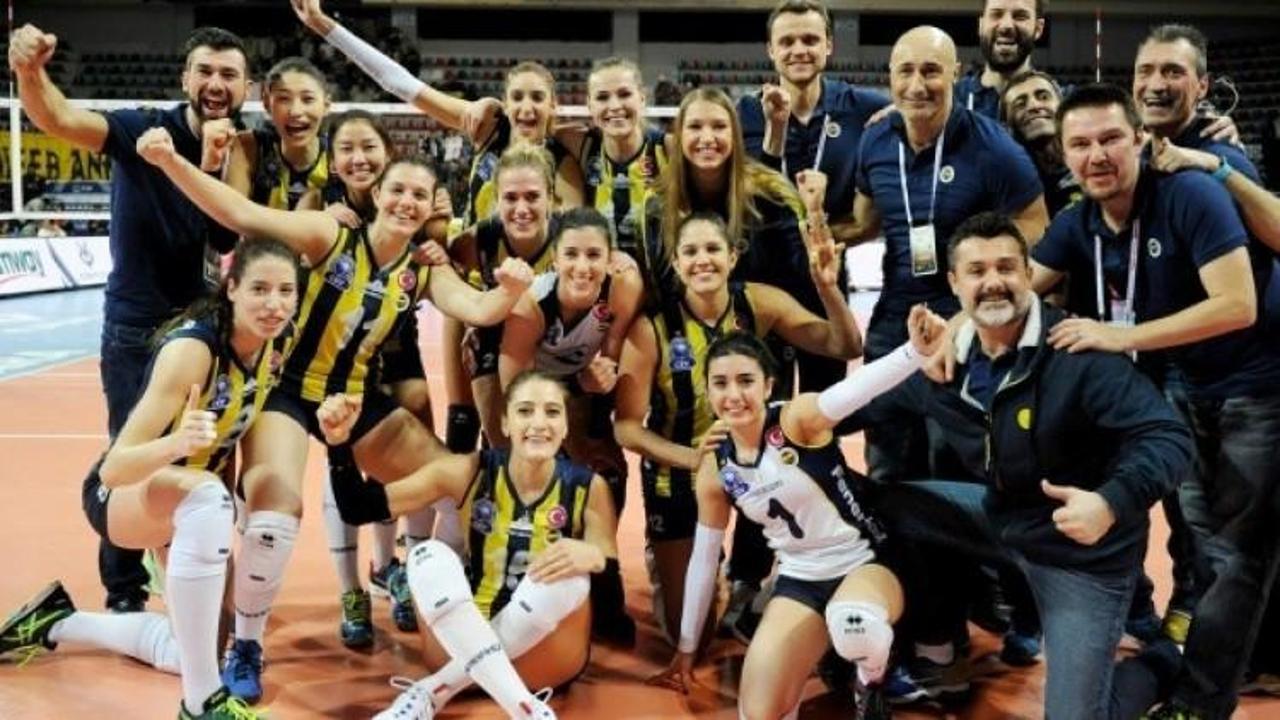 Eczacıbaşı'nı yenen Fenerbahçe finalde