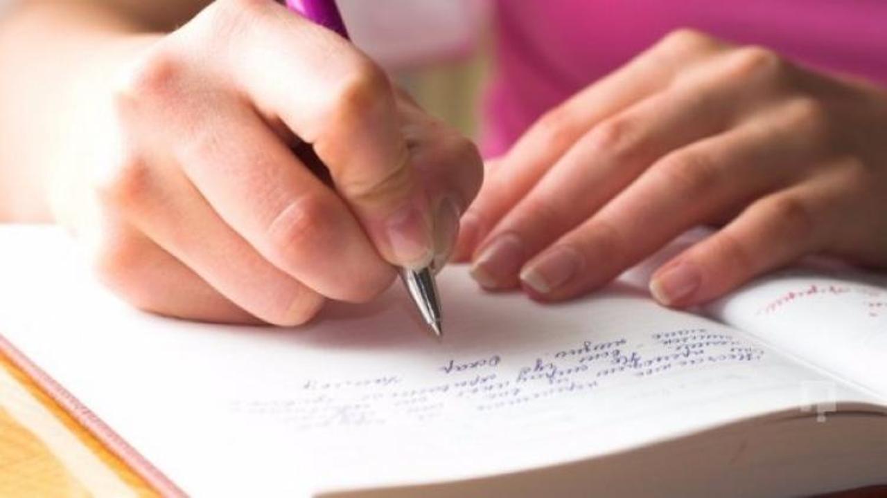 Sağ eliyle yazı yazanlara müjde!