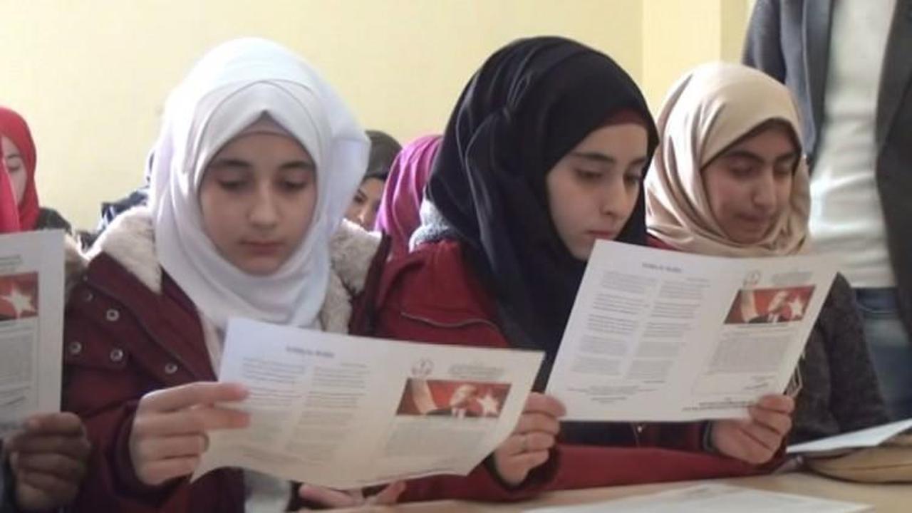 Suriyeli öğrenciler de karne sevincini yaşadı