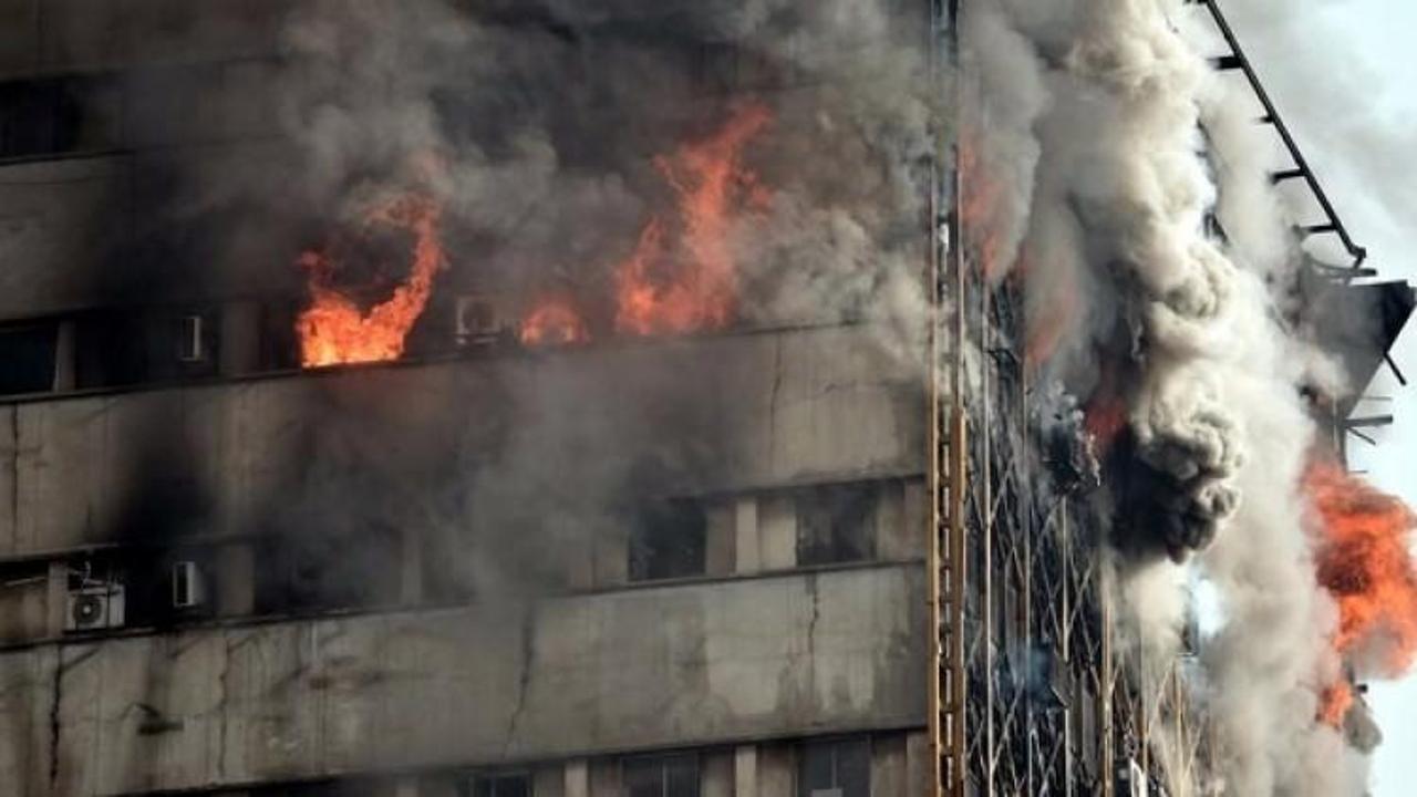 Tahran'da bina çöktü: 30 ölü!