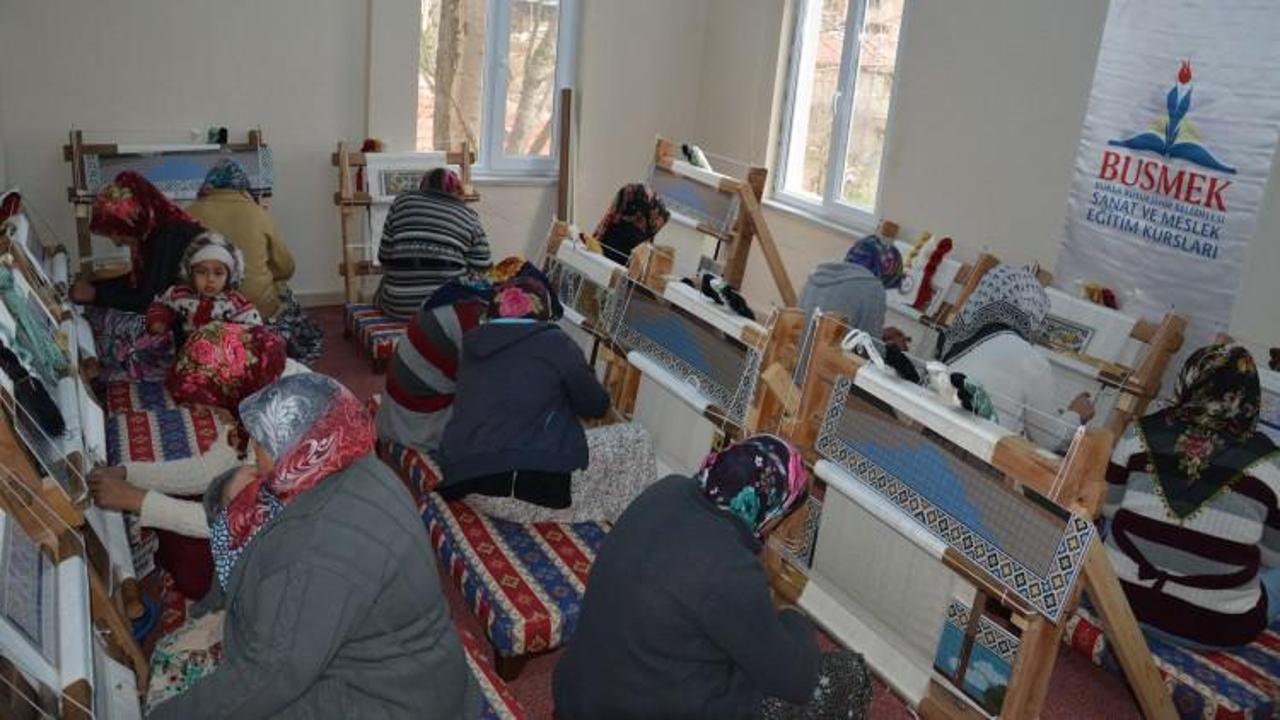 Büyükorhan'da ipek halı dokuma evi açıldı