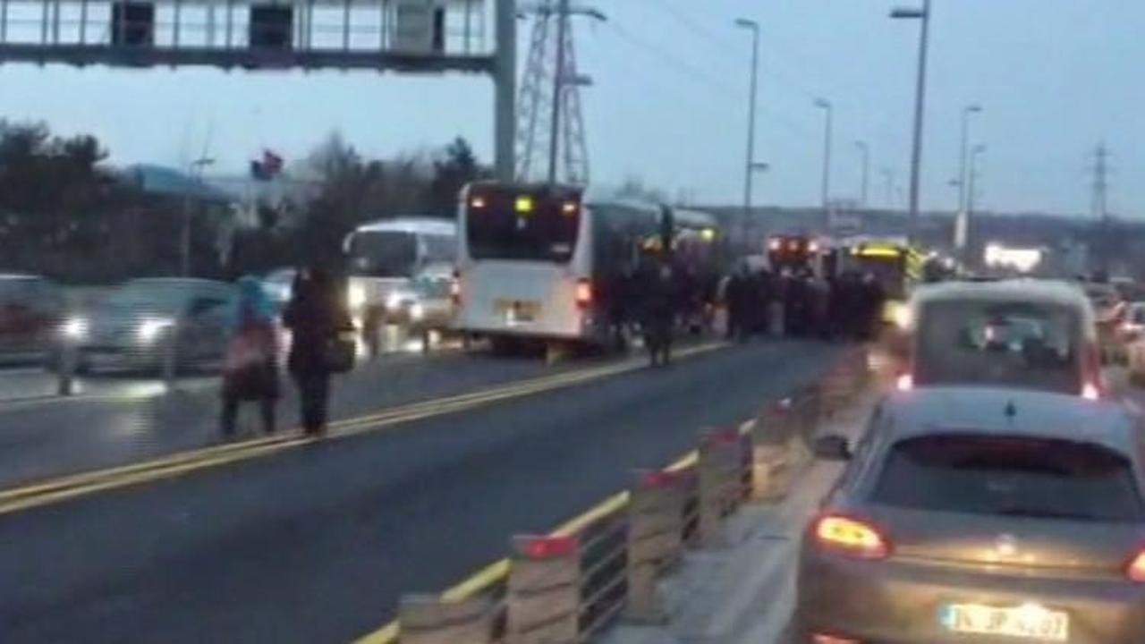 İstanbul'da metrobüs kazası!