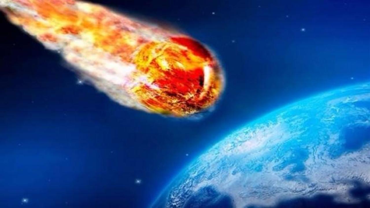 Amerika'ya düşen meteor an be an görüntülendi