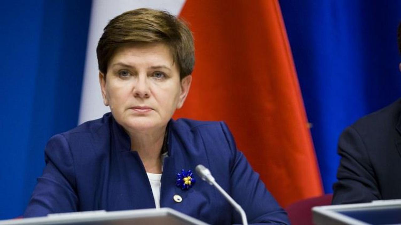 Polonya Başbakanı trafik kazası geçirdi 