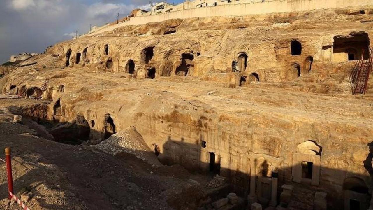 2 bin yıllık kaya mezarları turizme açılıyor