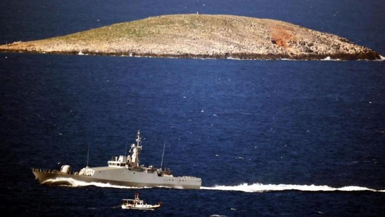 Türk savaş gemisi bir anda önünü kesip...