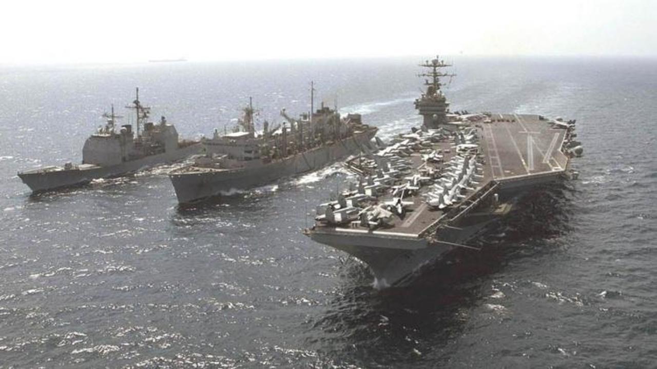 Kuzey Kore'yi titrettiler: 40 donanma gemisi!