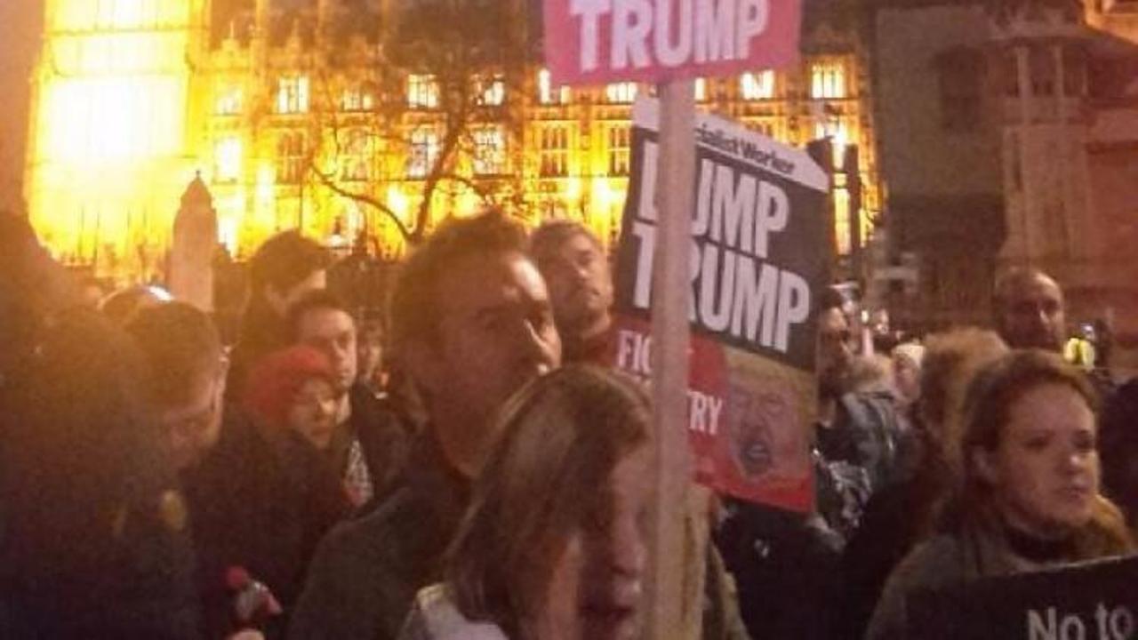 İngiltere'de Trump'ın ziyaretine hayır protestosu