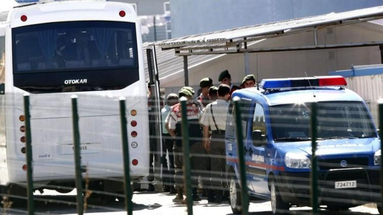 Islak imza kumpasında 10 tahliye