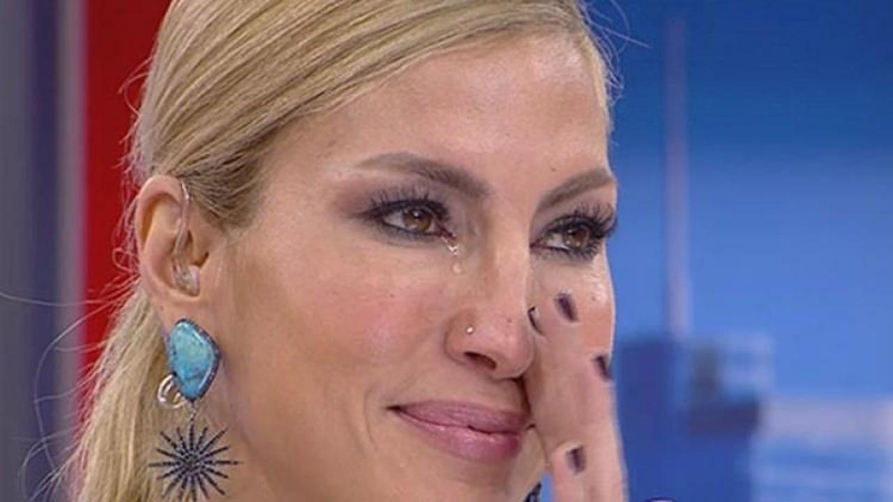 &Ccedil;ağla Şıkel g&ouml;zyaşlarıyla veda etti