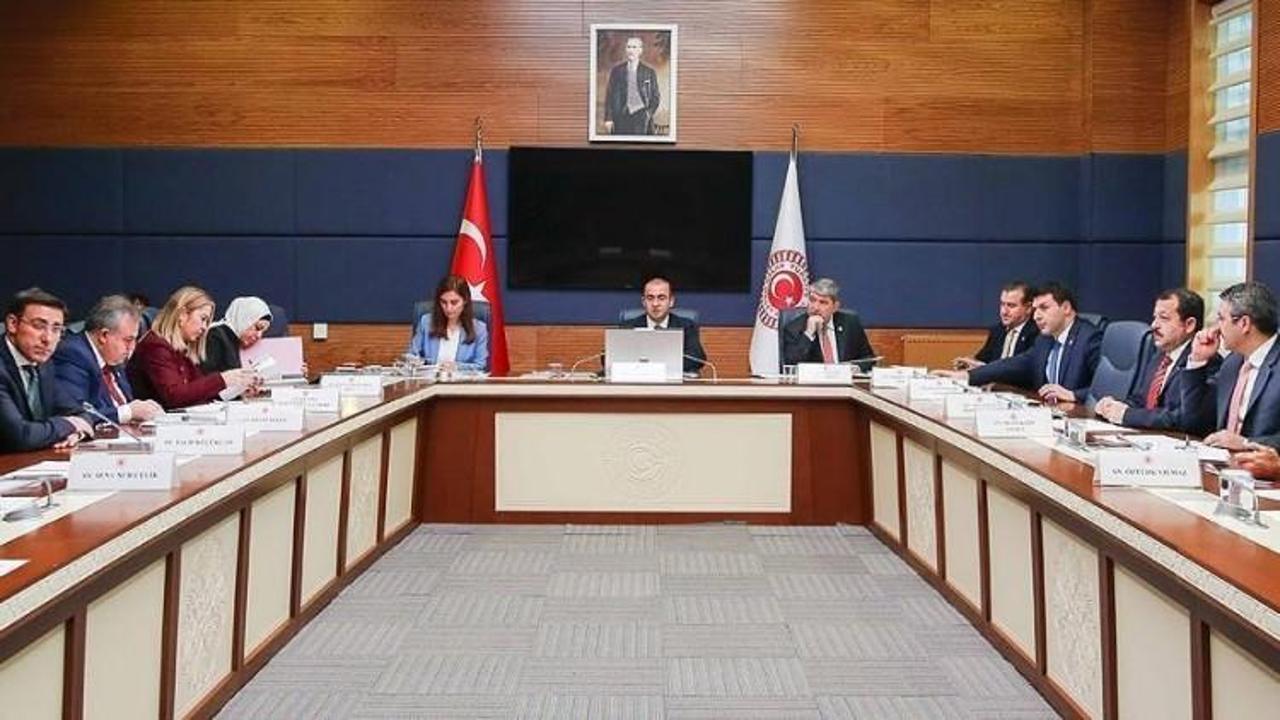 Çavuşoğlu, Dışişleri Komisyonu'na bilgi veriyor