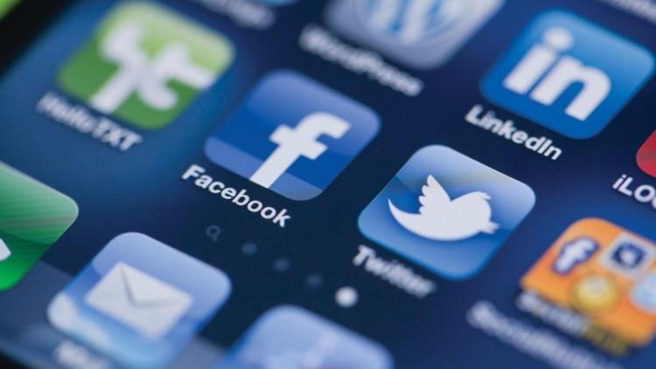 Facebook ve Twitter’a referandum uyarısı