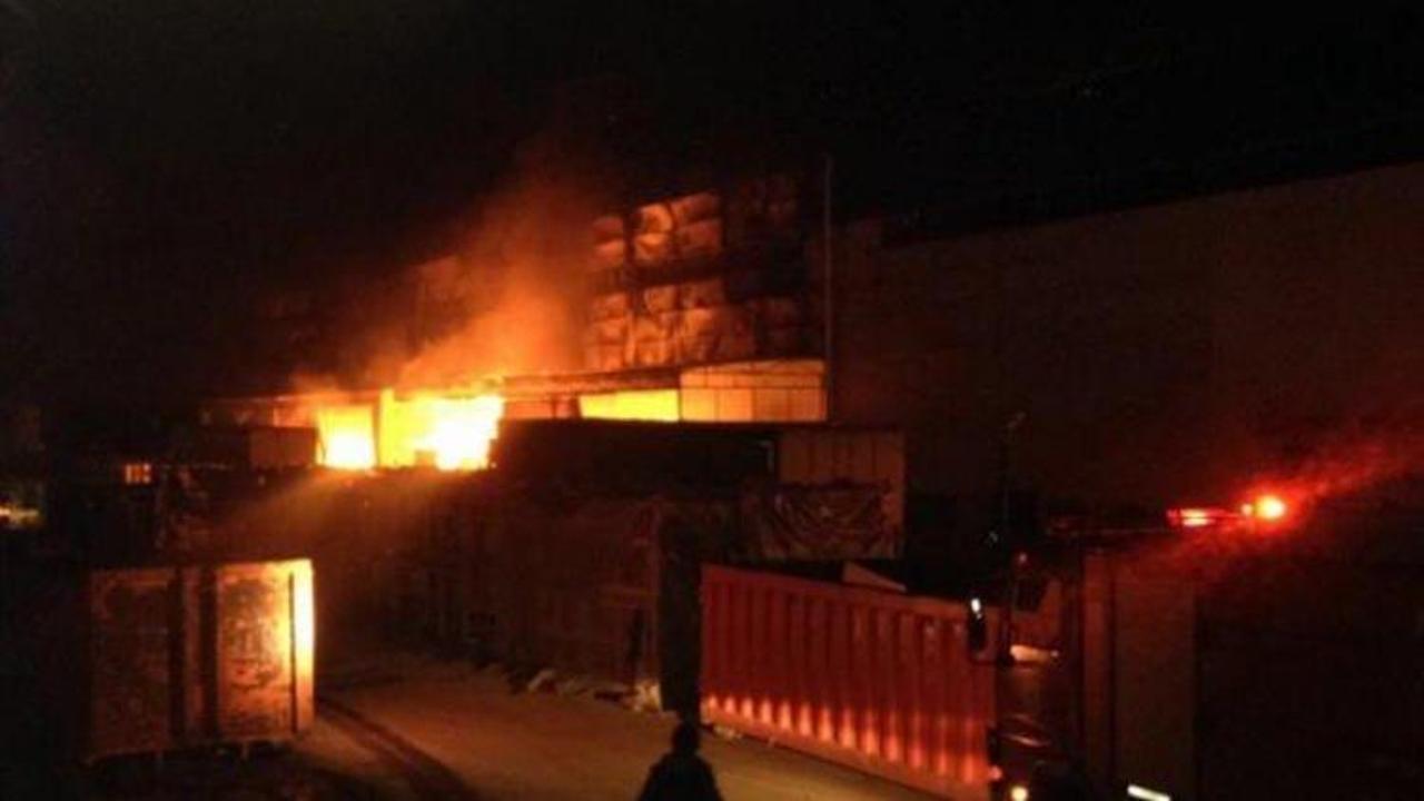 Kocaeli'de otomobil fabrikasında büyük yangın