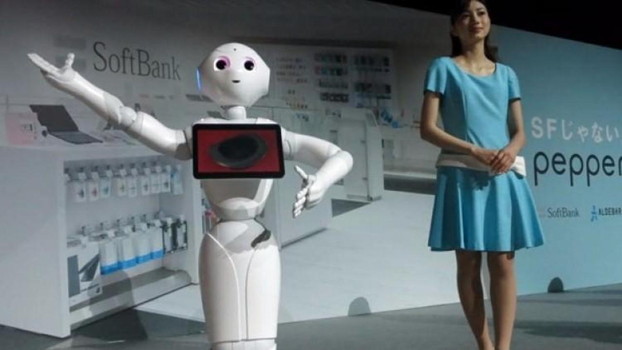 "Robotlar 30 yıl sonra insanları geçecek"