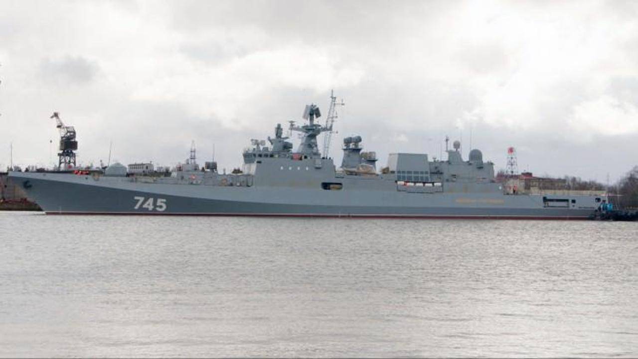 Rus savaş gemisi Suriye'ye doğru yola çıktı