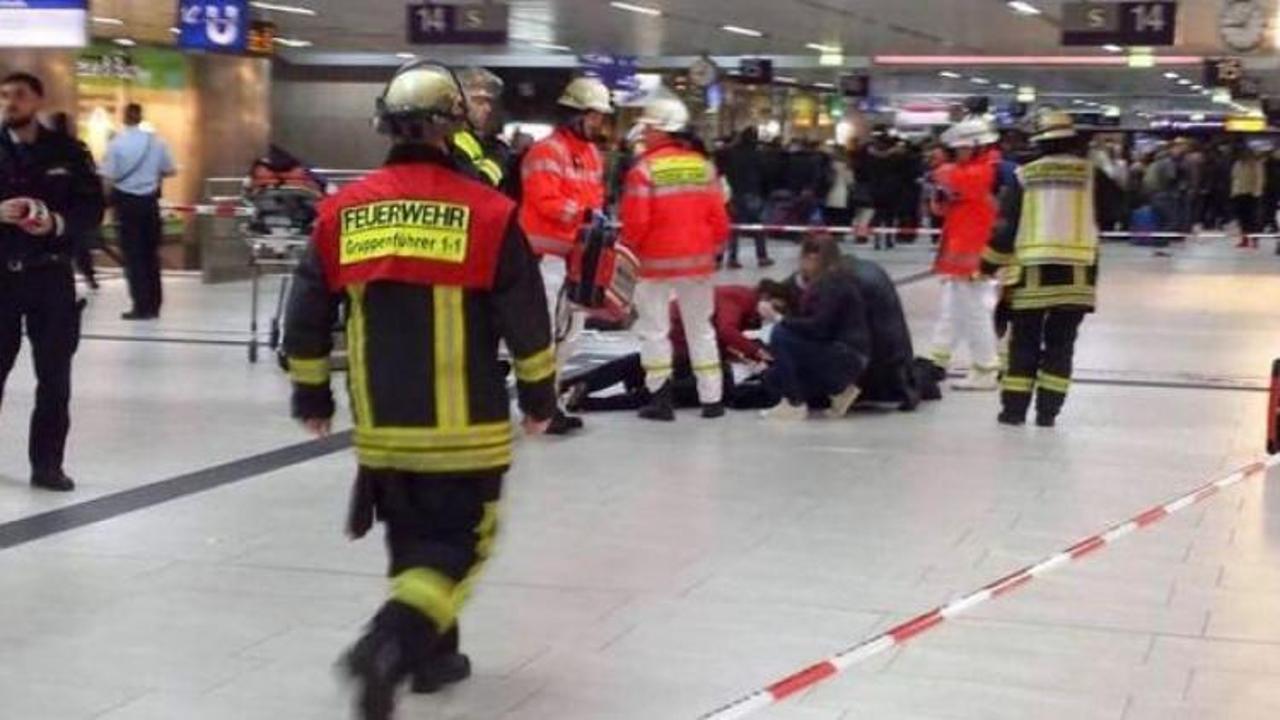 Almanya'da tren istasyonunda baltalı saldırı