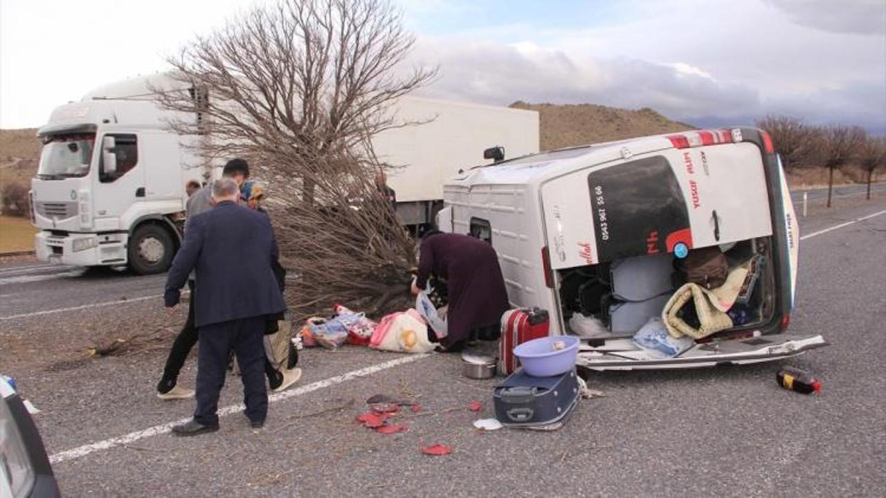 Kayseri'de feci kaza: Çok sayıda yaralı var!