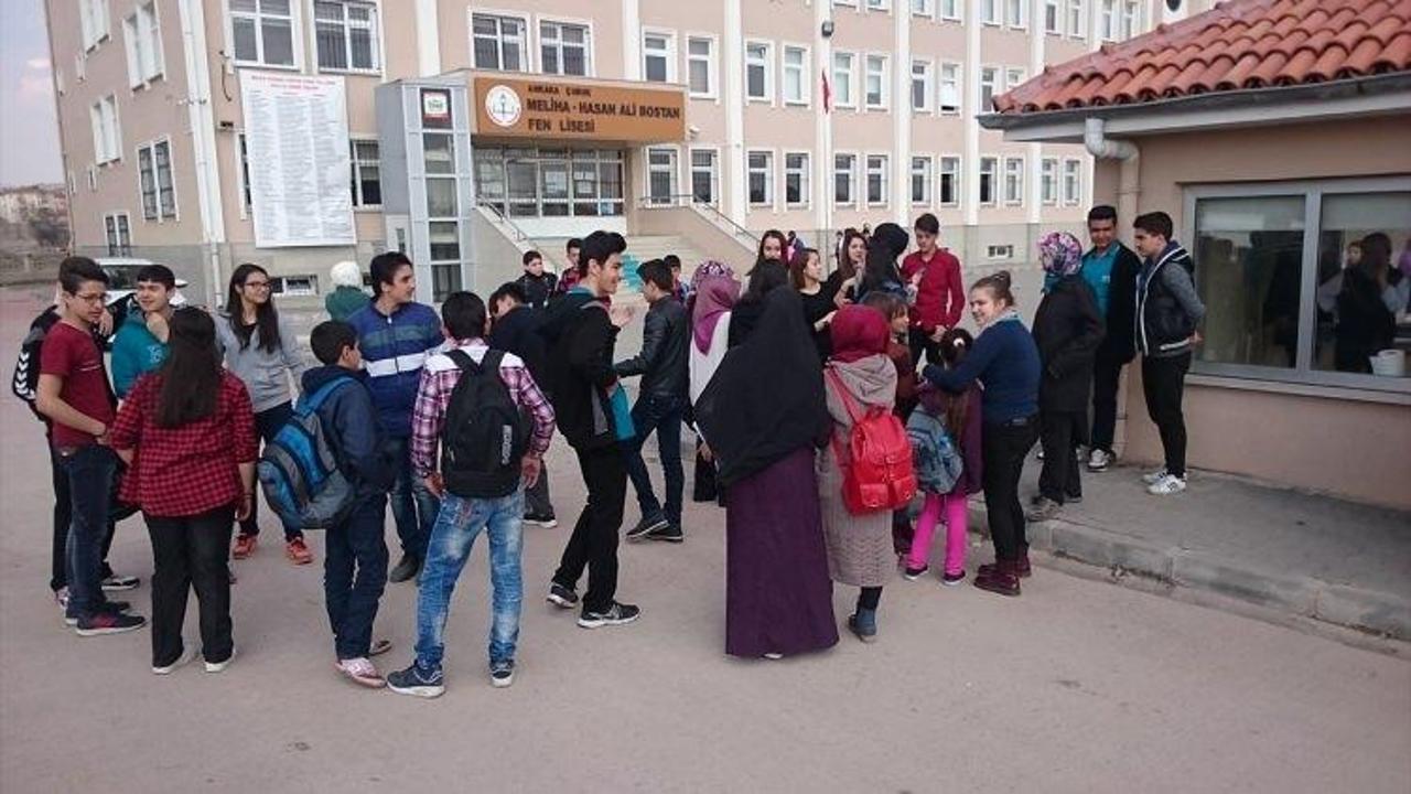 Öğrencilerden Suriyeli çocuklara yardım