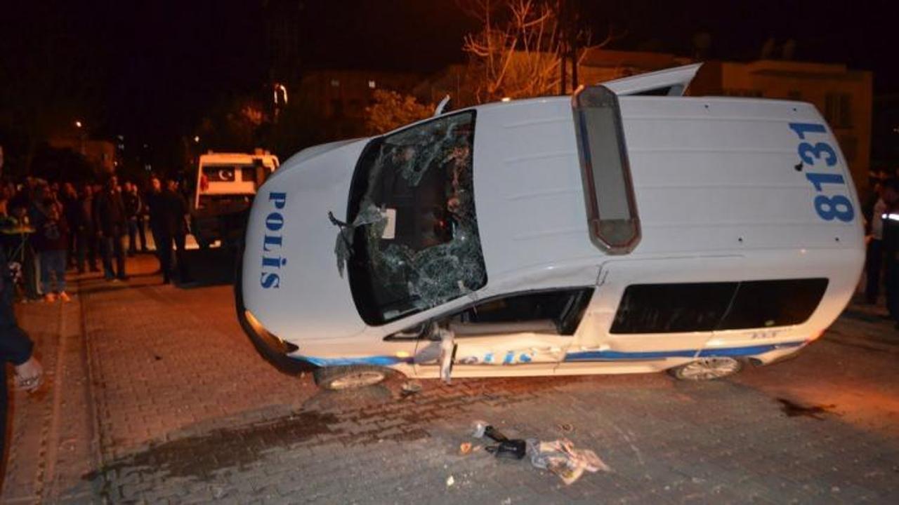 Adana'da polis aracıyla kamyonet çarpıştı