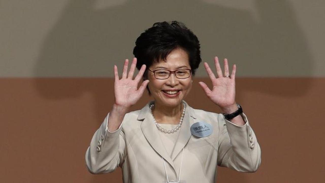Hong Kong liderliğine ilk kez bir kadın seçildi!